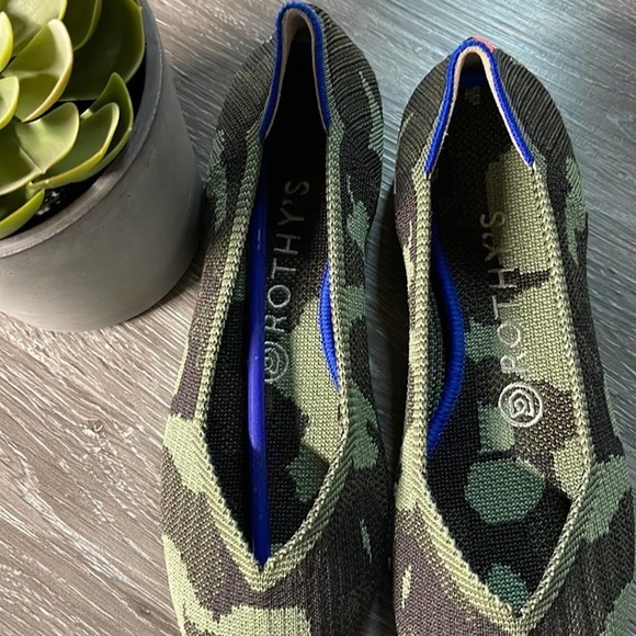 Rothy’s The Point, camouflage green size 8 woman’s shoes - Picture 3 of 12